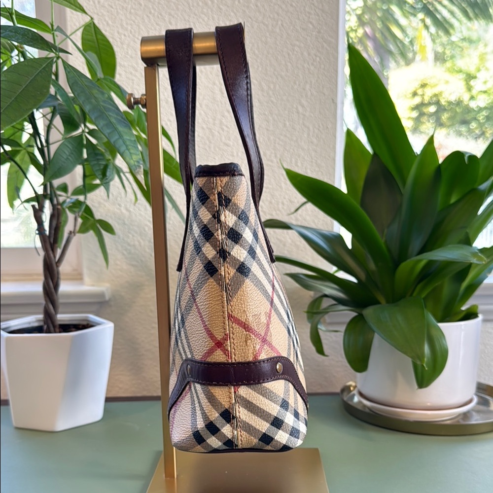 Burberry Cream and Brown Tote Bag with Classic Design - Picture 4 of 13